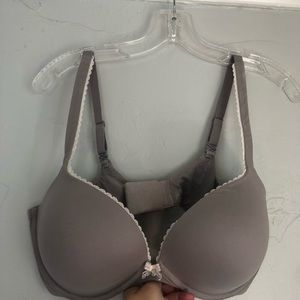 Victoria’s Secret body by Victoria bra